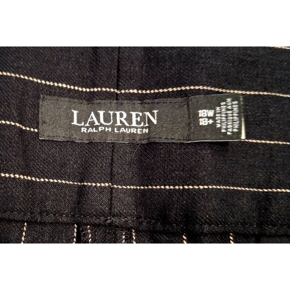 NWT Lauren Ralph Lauren Womens Pinstripe Black Pleated High-Waisted Shorts/Sz. 1 - Picture 3 of 4